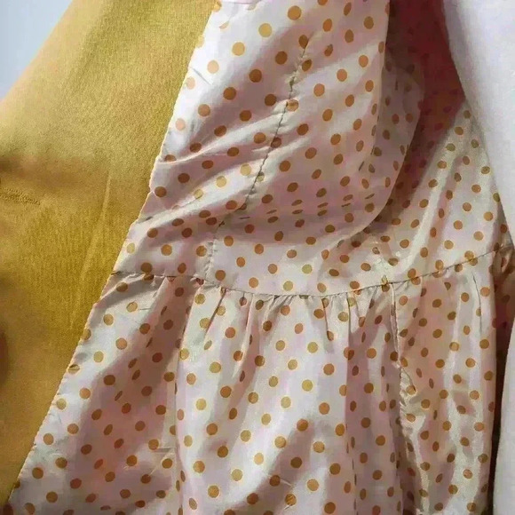 DOE & RAE mustard yellow pleated lightweight blazer.  Size medium - Picture 4 of 14